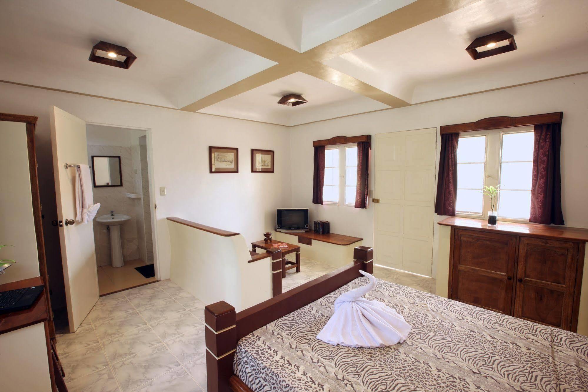 Guindulman Bay Tourist Inn Ngoại thất bức ảnh